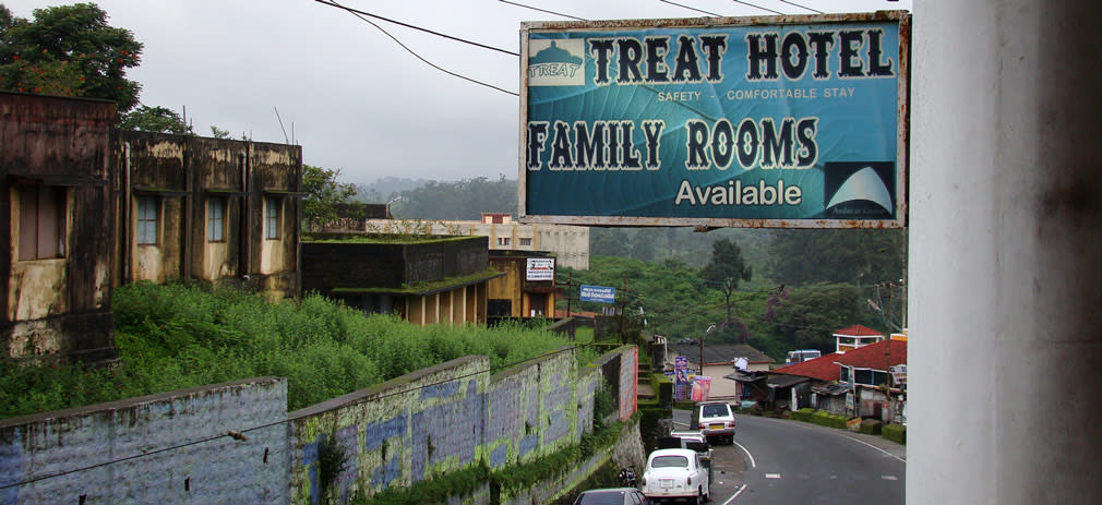 Valparai_Hotel_Treat_Outside